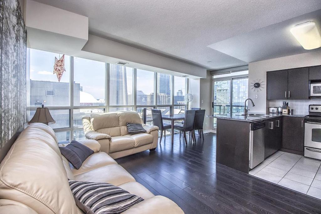 Napa Furnished Suites At Cn Tower & Maple Leaf Square Toronto Pokój zdjęcie