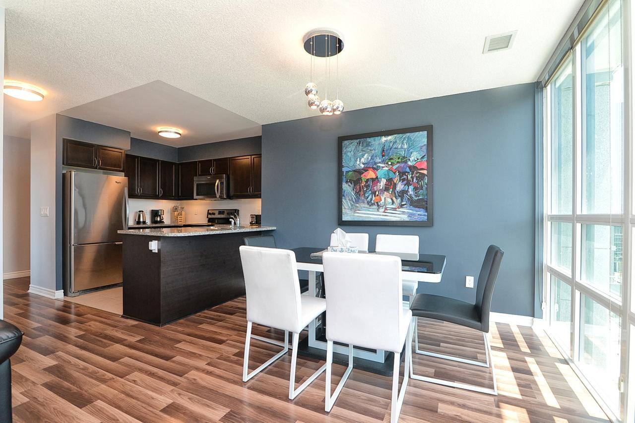 Napa Furnished Suites At Cn Tower & Maple Leaf Square Toronto Zewnętrze zdjęcie