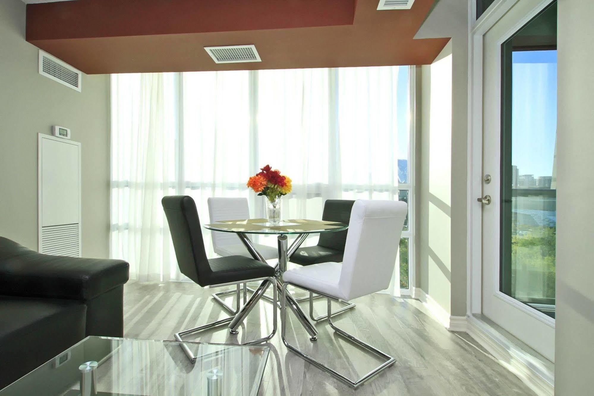 Napa Furnished Suites At Cn Tower & Maple Leaf Square Toronto Zewnętrze zdjęcie