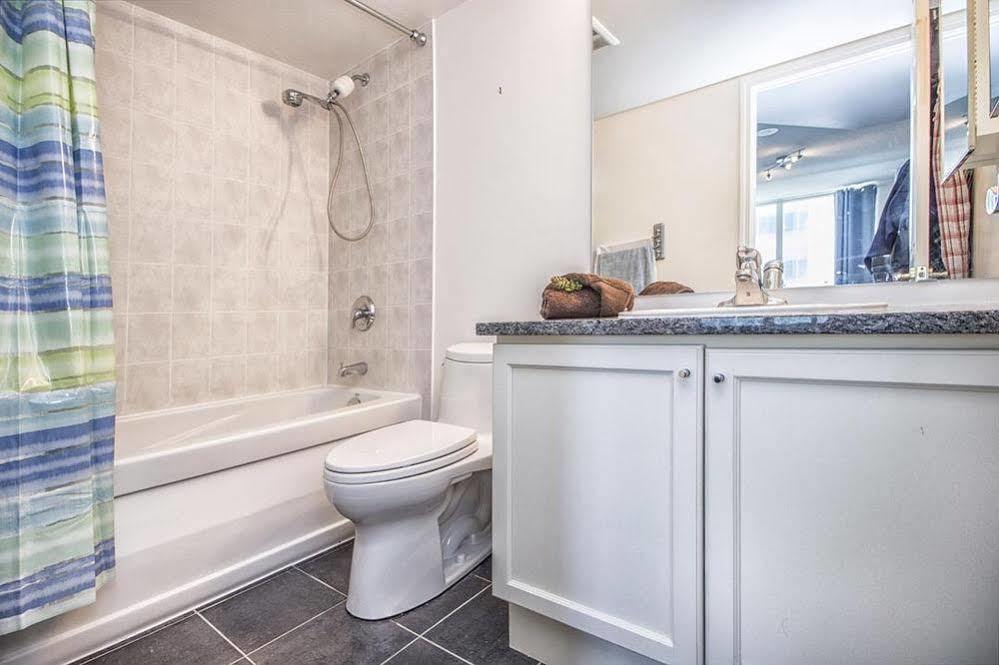 Napa Furnished Suites At Cn Tower & Maple Leaf Square Toronto Zewnętrze zdjęcie